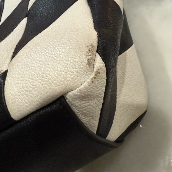 KARL LAGERFELD PARIS Lafayette Checkered Leather Shoulder Bag Tote & dust bag - Picture 9 of 12